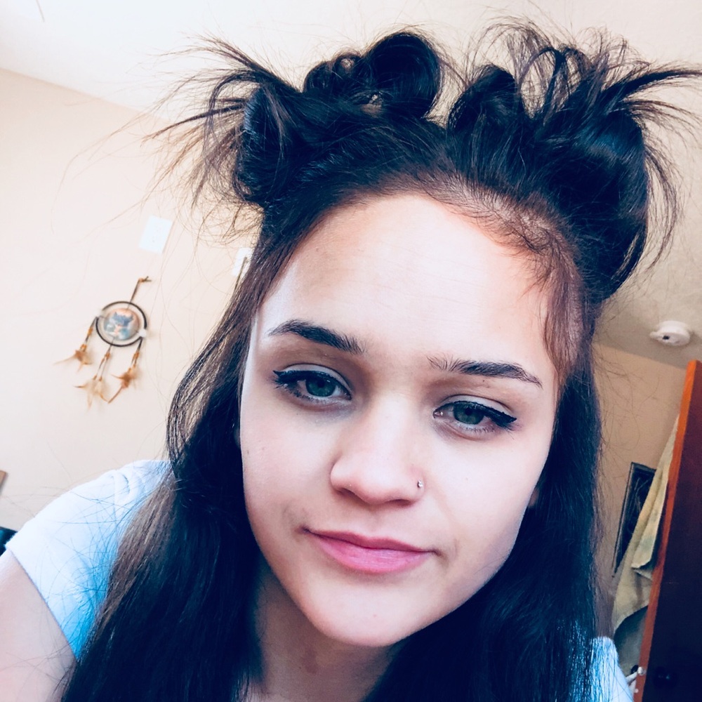 Meet your Posher, Mika